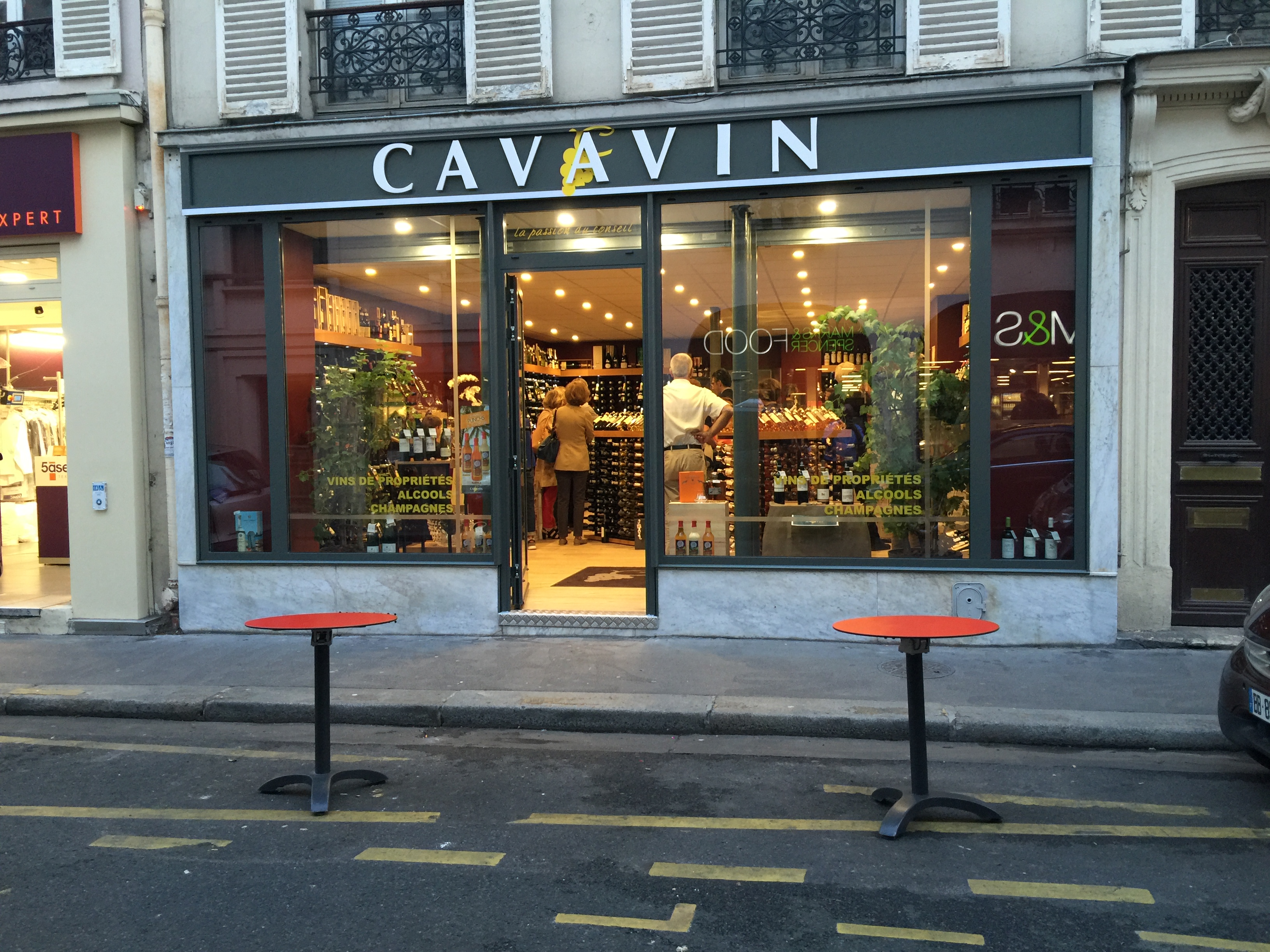 Devanture CAVAVIN Paris 16